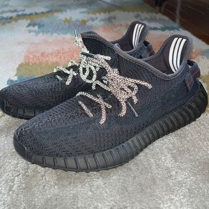 yeezy boost 350 V2 Black Reflective